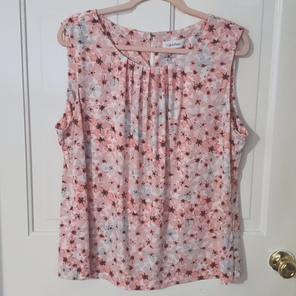Sleeveless blouse